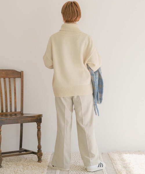 ITEMS URBANRESEARCH(アイテムズ アーバンリサーチ)の「タートルネックニットプルオーバー(ニット/セーター・レディース・オフホワイト/チャコールグレー/オレンジ・FREE)」の16枚目の写真