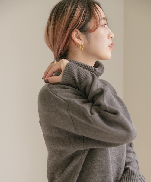 ITEMS URBANRESEARCH(アイテムズ アーバンリサーチ)の「タートルネックニットプルオーバー(ニット/セーター・レディース・オフホワイト/チャコールグレー/オレンジ・FREE)」の21枚目の写真