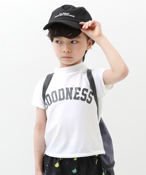 devirock（デビロック）の「UVカット Tシャツ型 半袖ラッシュガード（ラッシュガード・キッズ・ホワイト/ブラック/ブルーグレー/ブラック系その他/グリーン系その他/ホワイト系1/ホワイト系2/ホワイト系3/ホワイト系4/ホワイト系5/ホワイト系6/ホワイト系7/ホワイト系8/ホワイト系9/ブルー系その他/その他16/ブラック系その他2/イエロー系1/ホワイト系その他・110cm/100cm/120cm/130cm/140cm/150cm/160cm）」の5枚目の写真