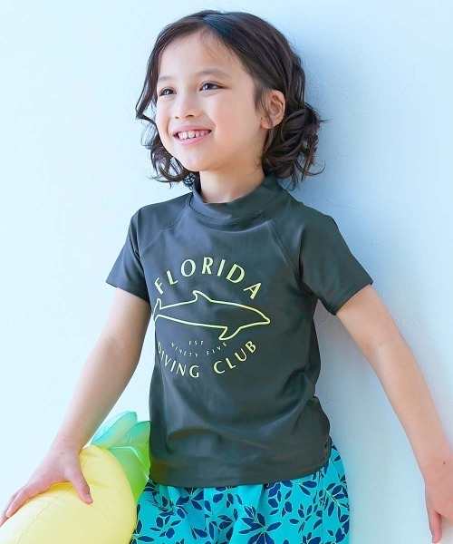 devirock（デビロック）の「UVカット Tシャツ型 半袖ラッシュガード（ラッシュガード・キッズ・ホワイト/ブラック/ブルーグレー/ブラック系その他/グリーン系その他/ホワイト系1/ホワイト系2/ホワイト系3/ホワイト系4/ホワイト系5/ホワイト系6/ホワイト系7/ホワイト系8/ホワイト系9/ブルー系その他/その他16/ブラック系その他2/イエロー系1/ホワイト系その他・110cm/100cm/120cm/130cm/140cm/150cm/160cm）」の14枚目の写真