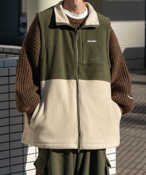 Perushu（ペルーシュ）の「配色切り替えフリースベスト（ベスト・メンズ・アイボリー/イエロー/グリーン・LARGE/MEDIUM）」の10枚目の写真