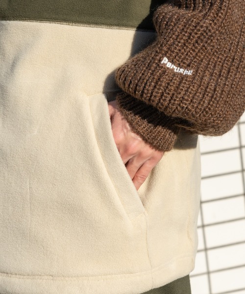 Perushu（ペルーシュ）の「配色切り替えフリースベスト（ベスト・メンズ・アイボリー/イエロー/グリーン・LARGE/MEDIUM）」の16枚目の写真