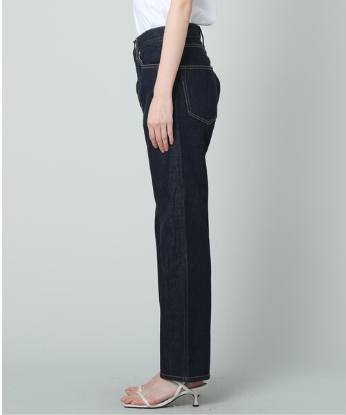 UNTITLED（アンタイトル）の「◆【STORY掲載】デニムストレートパンツ＜マシンウォッシャブル＞（デニムパンツ・レディース・ネイビー/ブルー・44/46/48/50/42/00/01/02/03/04）」の5枚目の写真