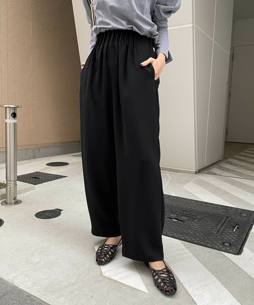 CAPRICIEUX LE'MAGE（カプリシューレマージュ）の「ピンタックウエストパンツ（その他パンツ・レディース・ライトベージュ/オレンジ/ブラック・36/38）」の2枚目の写真