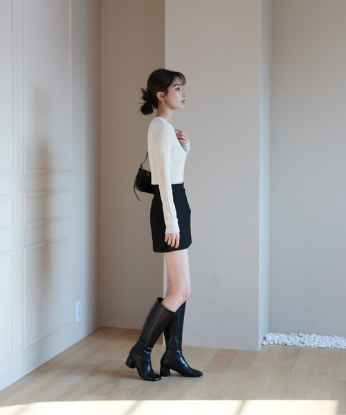 by muni:r（バイ ムニール）の「斜めスリットミニスカートパンツ（スカート・レディース・ブラック/ベージュ・SMALL/MEDIUM）」の5枚目の写真