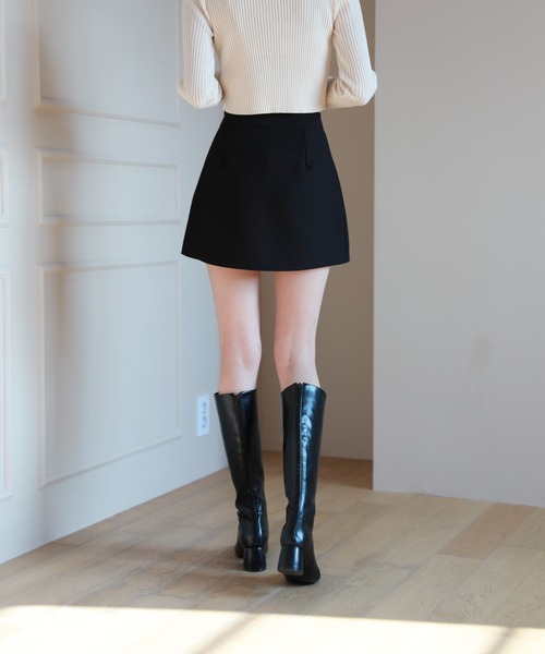 by muni:r（バイ ムニール）の「斜めスリットミニスカートパンツ（スカート・レディース・ブラック/ベージュ・SMALL/MEDIUM）」の13枚目の写真