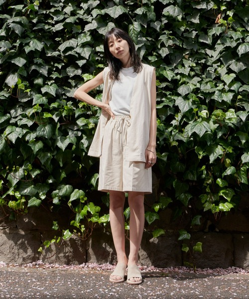 Auntie Rosa Holiday（アンティローザホリデー）の「レーヨン麻カラーレスジレ（セットアップ対応）（ベスト・レディース・ベージュ/ブラック・FREE）」の3枚目の写真