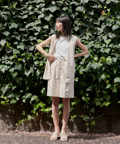 Auntie Rosa Holiday（アンティローザホリデー）の「レーヨン麻カラーレスジレ（セットアップ対応）（ベスト・レディース・ベージュ/ブラック・FREE）」の4枚目の写真