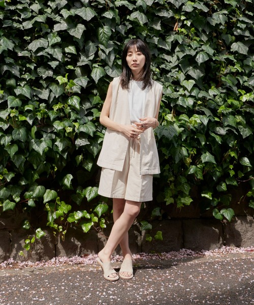 Auntie Rosa Holiday（アンティローザホリデー）の「レーヨン麻カラーレスジレ（セットアップ対応）（ベスト・レディース・ベージュ/ブラック・FREE）」の9枚目の写真