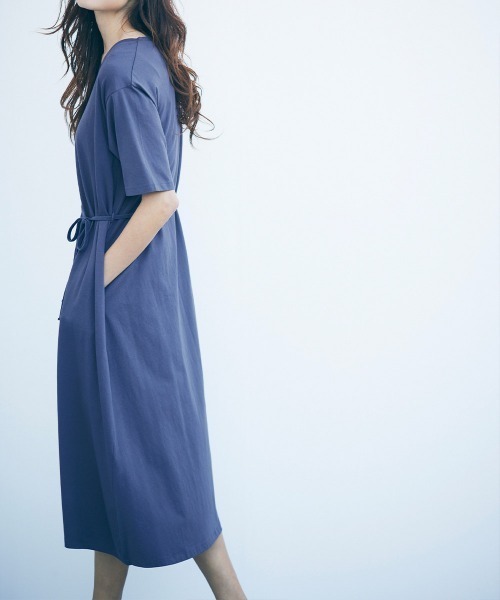 RANAN(ラナン)の「〈Beautiful Cotton 綿100%〉UVカット/接触冷感 ポケット付フレアーワンピース ショート丈(ワンピース・レディース・カーキ/ブラック/チャコール/ダークブルー/ラベンダー/ライトグレー・L/LL/M)」の5枚目の写真