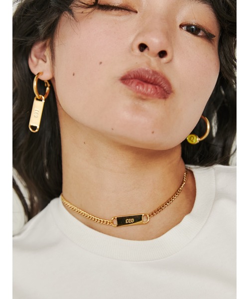PAMEO POSE(パメオポーズ)の「Leo Plate Choker(ネックレス・レディース・シルバー/ゴールド・FREE)」の14枚目の写真
