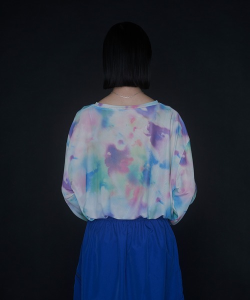 VACANCY（ヴァカンシー）の「JIROコラボ　ペイントフラワーシアートップス（その他トップス・レディース・ホワイト/ブルー・FREE）」の7枚目の写真