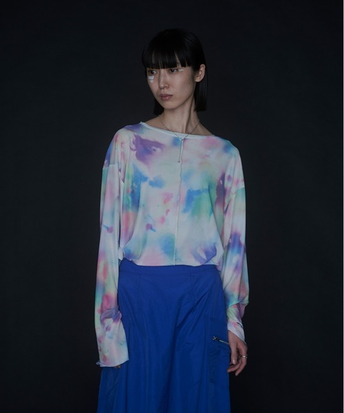 VACANCY（ヴァカンシー）の「JIROコラボ　ペイントフラワーシアートップス（その他トップス・レディース・ホワイト/ブルー・FREE）」の3枚目の写真