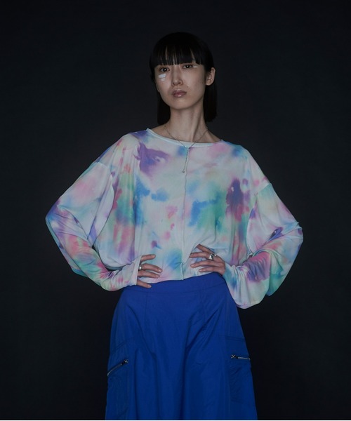 VACANCY（ヴァカンシー）の「JIROコラボ　ペイントフラワーシアートップス（その他トップス・レディース・ホワイト/ブルー・FREE）」の4枚目の写真