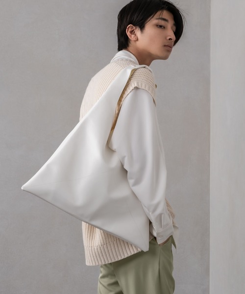 Adoon plain（アドーンプレーン）の「【Adoon plain】フェイクレザートートバッグ（トートバッグ・メンズ・ホワイト/ブラック・FREE）」の2枚目の写真