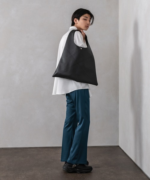 Adoon plain（アドーンプレーン）の「【Adoon plain】フェイクレザートートバッグ（トートバッグ・メンズ・ホワイト/ブラック・FREE）」の3枚目の写真