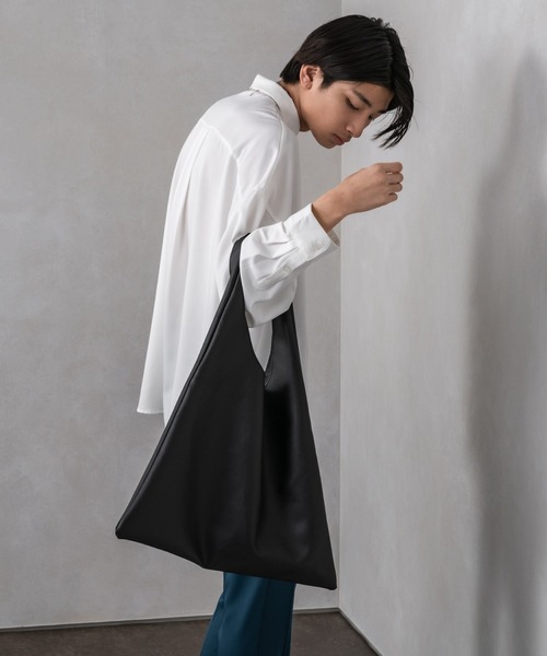 Adoon plain（アドーンプレーン）の「【Adoon plain】フェイクレザートートバッグ（トートバッグ・メンズ・ホワイト/ブラック・FREE）」の5枚目の写真