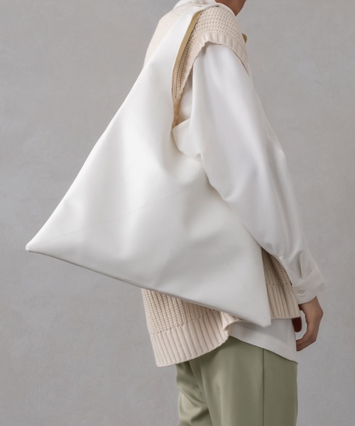 Adoon plain（アドーンプレーン）の「【Adoon plain】フェイクレザートートバッグ（トートバッグ・メンズ・ホワイト/ブラック・FREE）」の10枚目の写真