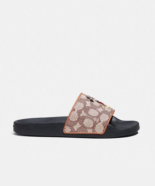 Disney(ディズニー)の「【DISNEY x COACH】スポーツ スライド シグネチャー テキスタイル ウィズ ミッキーマウス エンブロイダリー(サンダル・レディース・ブラウン系その他・6B/7B)」の3枚目の写真