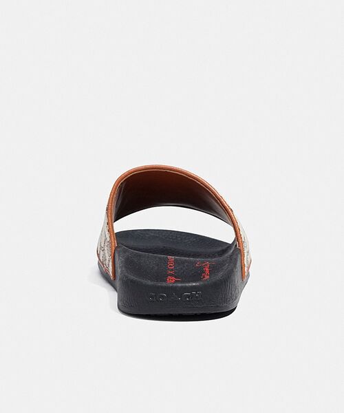 Disney(ディズニー)の「【DISNEY x COACH】スポーツ スライド シグネチャー テキスタイル ウィズ ミッキーマウス エンブロイダリー(サンダル・レディース・ブラウン系その他・6B/7B)」の5枚目の写真