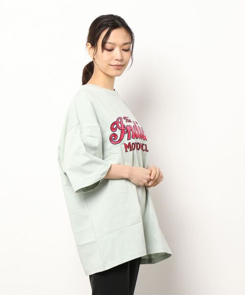 INDIAN(インディアン)の「★Bl★サテンロゴオーバーサイズTシャツ 半袖 / INDIAN(Tシャツ/カットソー・レディース・ホワイト/ブラック/ミント・LARGE/MEDIUM)」の4枚目の写真
