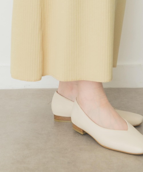 RODE SKO(ロデスコ)の「Vカットプレーンシューズ(パンプス・レディース・ブラック/アイボリー/モカ・38/36/37)」の14枚目の写真