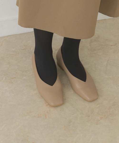 RODE SKO(ロデスコ)の「Vカットプレーンシューズ(パンプス・レディース・ブラック/アイボリー/モカ・38/36/37)」の21枚目の写真