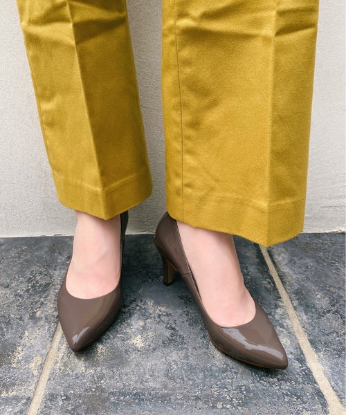 MAMIAN（マミアン）の「アーモンドトゥ パンプス (7.0cmヒール)（パンプス・レディース・ブラック/モカ/グレー系その他/グレイッシュベージュ・22.5cm/23.5cm/24.5cm/23.0cm/24.0cm/22.0cm）」の20枚目の写真