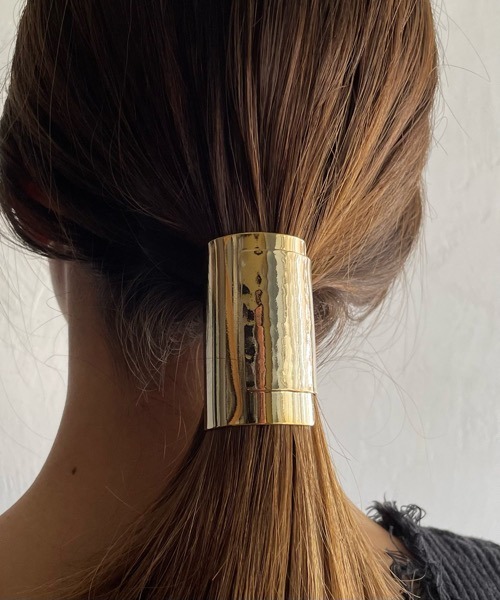tone（トーン）の「【aussi/オッスィー】Hand made メタル ワイド ポニーフック/ヘアカフ（バレッタ/ヘアクリップ・レディース・シルバー/シルバー系その他/ゴールド系その他/ゴールド・FREE）」の16枚目の写真