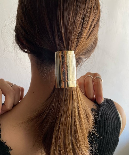 tone（トーン）の「【aussi/オッスィー】Hand made メタル ワイド ポニーフック/ヘアカフ（バレッタ/ヘアクリップ・レディース・シルバー/シルバー系その他/ゴールド系その他/ゴールド・FREE）」の17枚目の写真
