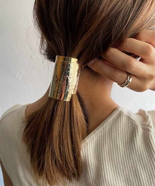 tone（トーン）の「【aussi/オッスィー】Hand made メタル ワイド ポニーフック/ヘアカフ（バレッタ/ヘアクリップ・レディース・シルバー/シルバー系その他/ゴールド系その他/ゴールド・FREE）」の20枚目の写真