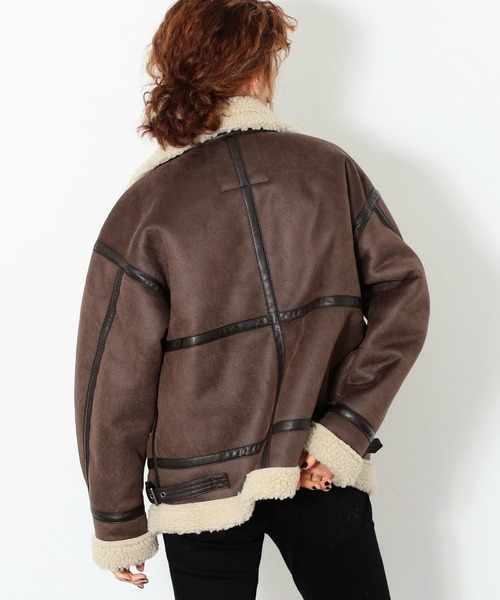 Alpha Industries（アルファインダストリーズ）の「B-3フェイクムートン オーバーサイズ（ムートンコート・レディース・ブラック/ブラウン/ブラウン系その他・SMALL/MEDIUM）」の18枚目の写真