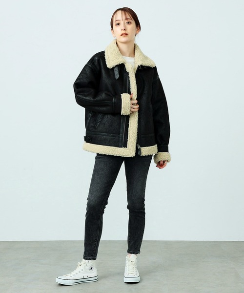 Alpha Industries（アルファインダストリーズ）の「B-3フェイクムートン オーバーサイズ（ムートンコート・レディース・ブラック/ブラウン/ブラウン系その他・SMALL/MEDIUM）」の10枚目の写真