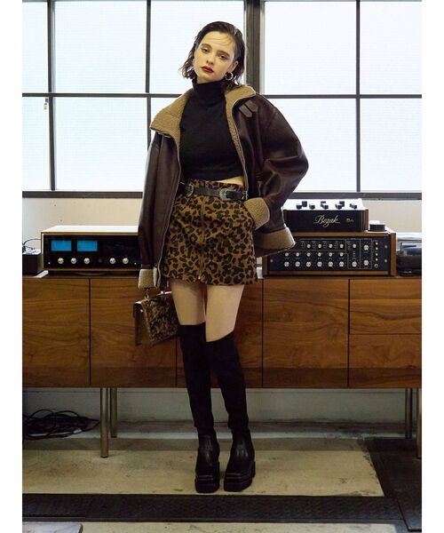 EVRIS(エヴリス)の「ダブルベルトミニスカート(スカート・レディース・ブラック/その他1・SMALL/MEDIUM)」の4枚目の写真