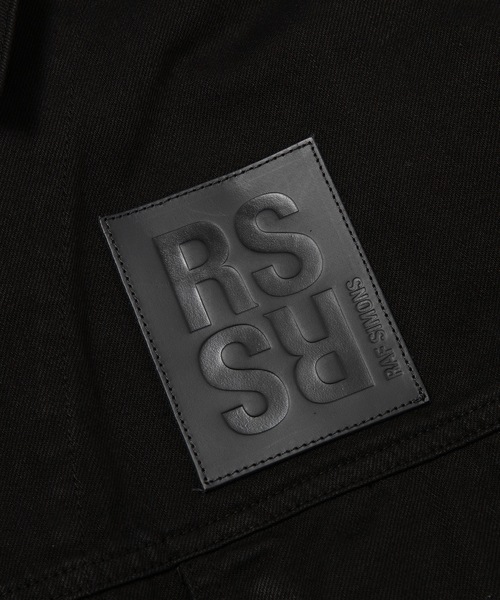 RAF SIMONS（ラフシモンズ）の「Denim jacket with leather patch（その他アウター・メンズ・ブラック・S/M/L）」の4枚目の写真