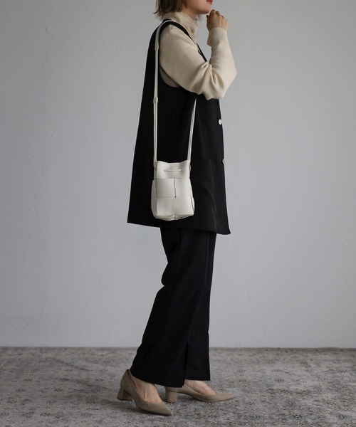 Bonjour Sagan（ボンジュールサガン）の「【2022 新作】カセットショルダーミニバッグ（ショルダーバッグ・レディース・ホワイト/ブラック/ベージュ・FREE）」の6枚目の写真