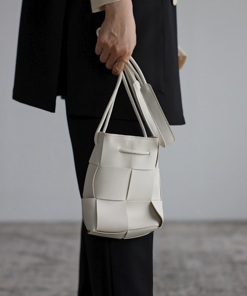 Bonjour Sagan（ボンジュールサガン）の「【2022 新作】カセットショルダーミニバッグ（ショルダーバッグ・レディース・ホワイト/ブラック/ベージュ・FREE）」の8枚目の写真