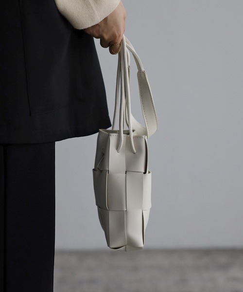 Bonjour Sagan（ボンジュールサガン）の「【2022 新作】カセットショルダーミニバッグ（ショルダーバッグ・レディース・ホワイト/ブラック/ベージュ・FREE）」の9枚目の写真