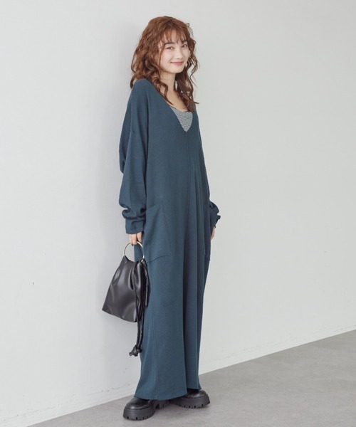 AMERICAN HOLIC（アメリカンホリック）の「VネックWポケットニットワンピース（ワンピース・レディース・ブラック/グリーン/ボルドー・M/L）」の3枚目の写真