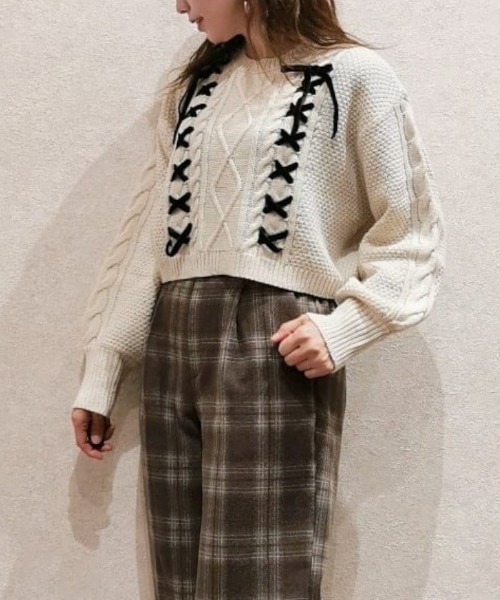 axes femme(アクシーズファム)の「Wレースアップショートニット(ニット/セーター・レディース・ピンク/キナリ・FREE)」の2枚目の写真