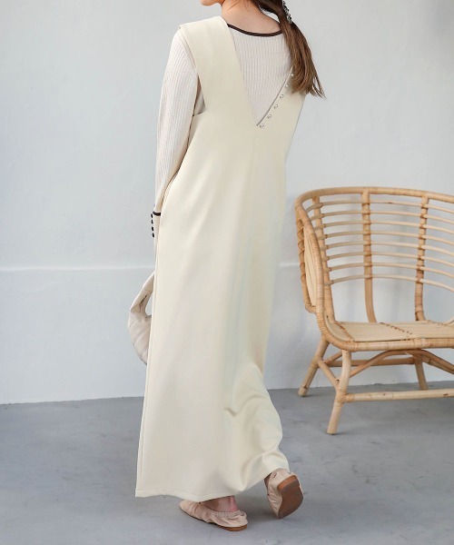 Bab（バブ）の「【低身長向けサイズあり】パール付き前後2WAYジャンパースカート（ジャンパースカート・レディース・ブラック/アイボリー・M/S）」の12枚目の写真