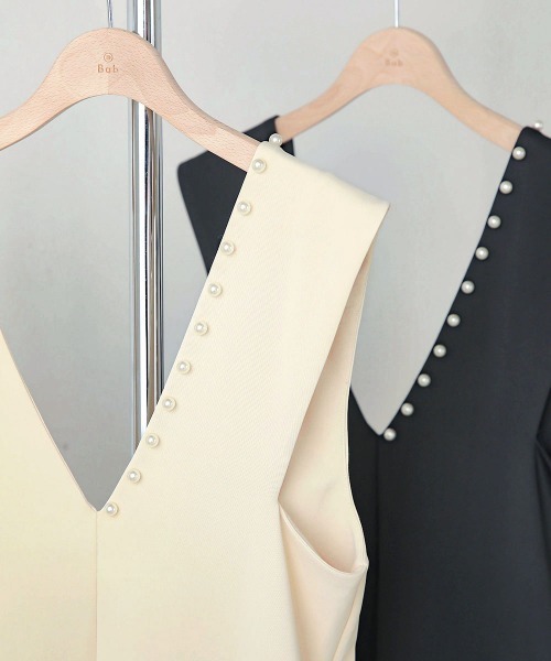 Bab（バブ）の「【低身長向けサイズあり】パール付き前後2WAYジャンパースカート（ジャンパースカート・レディース・ブラック/アイボリー・M/S）」の13枚目の写真