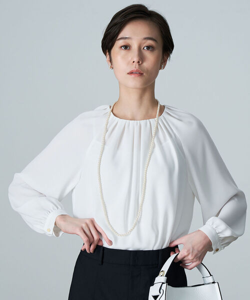 NOLLEY’S（ノーリーズ）の「バックサテンアムンゼンギャザーブラウス（シャツ/ブラウス・レディース・ホワイト・38/36）」の7枚目の写真