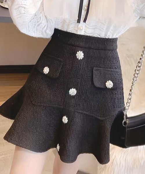 SPIGA(スピーガ)の「クリスタル釦裾フリルミニスカート(スカート・レディース・ホワイト/ブラック・SMALL/MEDIUM)」の1枚目の写真