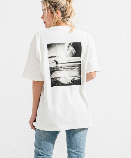 OFFSHORE（オフショア）の「【コラボ商品】OS×U-SKE POHTO TEE/オフショア×ユースケ フォトティーシャツ（Tシャツ/カットソー・メンズ・ホワイト/チャコールグレー・M/S/L/XL）」の13枚目の写真