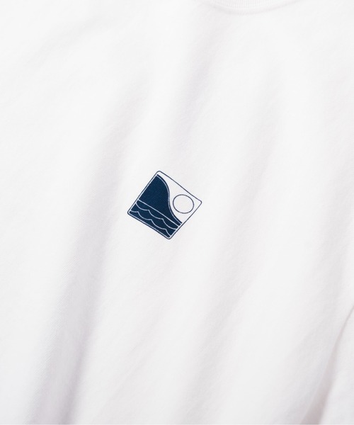 OFFSHORE（オフショア）の「【コラボ商品】OS×U-SKE POHTO TEE/オフショア×ユースケ フォトティーシャツ（Tシャツ/カットソー・メンズ・ホワイト/チャコールグレー・M/S/L/XL）」の5枚目の写真