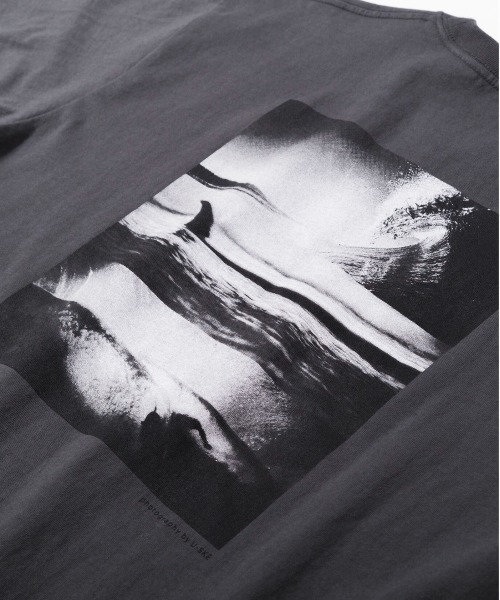 OFFSHORE（オフショア）の「【コラボ商品】OS×U-SKE POHTO TEE/オフショア×ユースケ フォトティーシャツ（Tシャツ/カットソー・メンズ・ホワイト/チャコールグレー・M/S/L/XL）」の16枚目の写真
