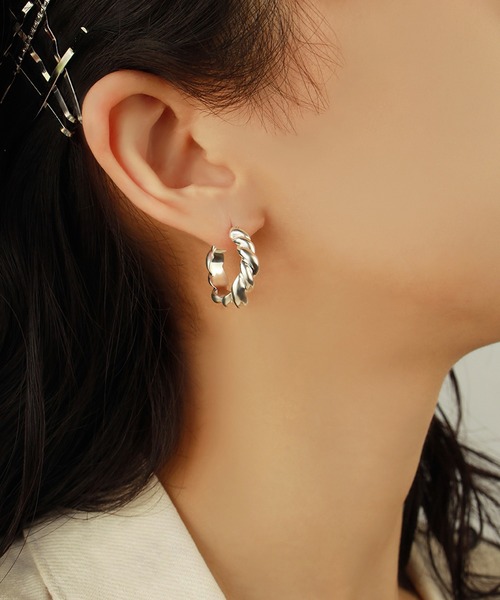 e.m.(イーエム)の「【7月末終了品番】SILVER925ツイストフープピアス(小)/メンズ/レディース(ピアス(片耳用)・レディース・シルバー・FREE)」の16枚目の写真