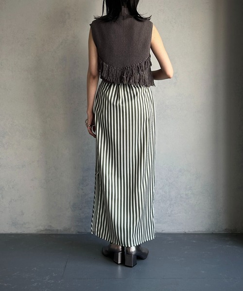 &g'aime（アンジェム）の「【&g’aime】フリンジアシメニットベスト（ベスト・レディース・チャコールグレー/グレイッシュベージュ/ライトグリーン・FREE）」の4枚目の写真