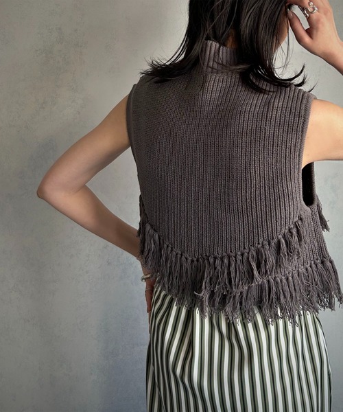 &g'aime（アンジェム）の「【&g’aime】フリンジアシメニットベスト（ベスト・レディース・チャコールグレー/グレイッシュベージュ/ライトグリーン・FREE）」の22枚目の写真